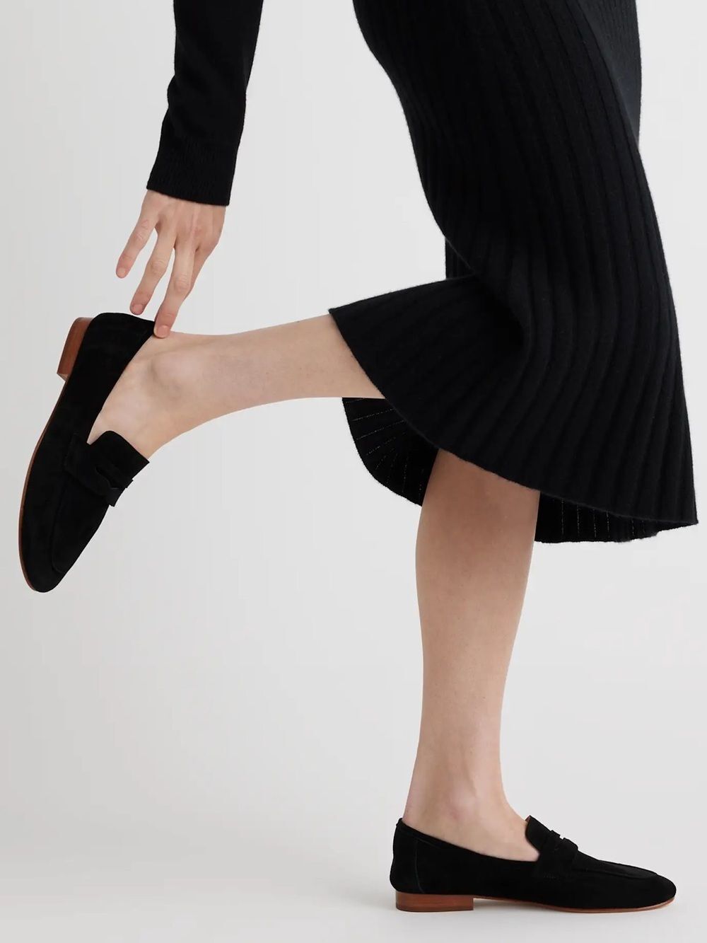 Quince Italian Suede Penny Loafers Women’s Size 10 Black Leather Quiet Luxury